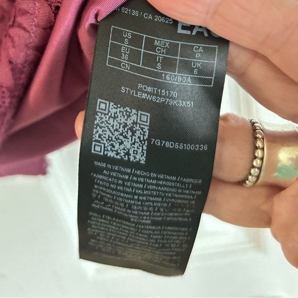 Guess stretch lace blouse - Picture 5 of 10